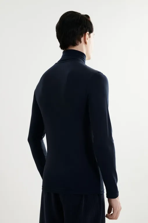 Водолазки Emporio Armani EM000388AF14985 UB102