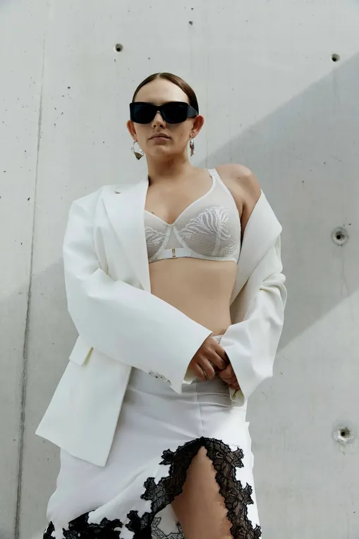 Бюстгальтеры Chantelle C15YMU 0LW Milk