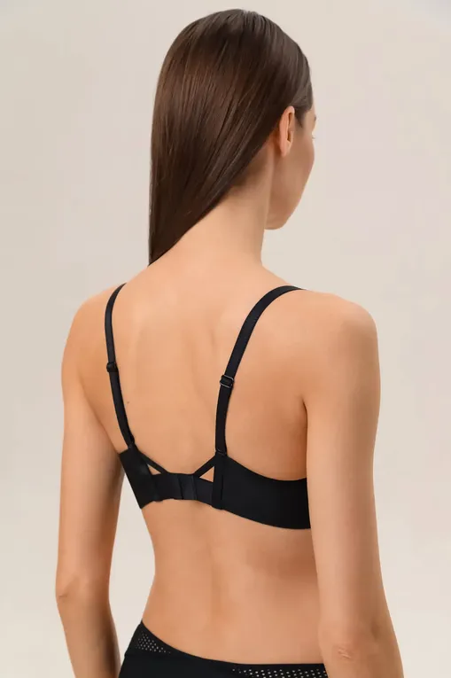 Бюстгальтеры Chantelle C22AMU 011 Black