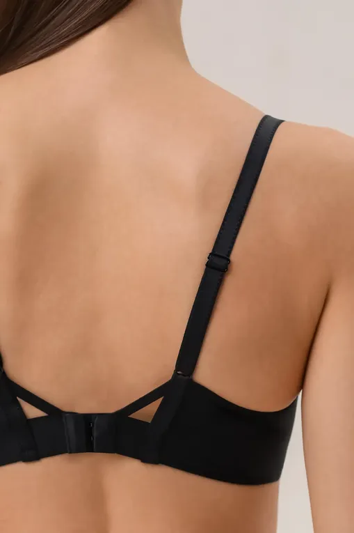 Бюстгальтеры Chantelle C22AMU 011 Black