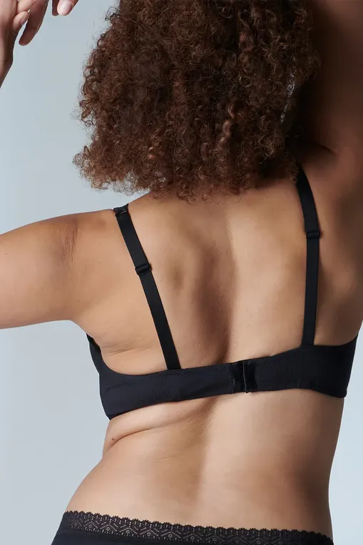 Бюстгальтеры Simone Perele 15Z210 015 noir/tatoo