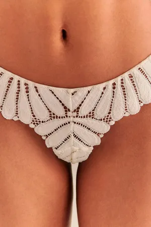 LIVY 654369608 OFFWHITE