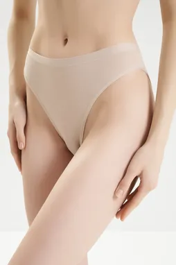 NINA VON C 2520111 636 nude