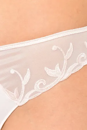 Simone Perele 131705 383 poudre