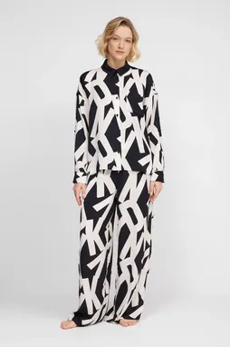 DKNY YI90019 002 Black Pt