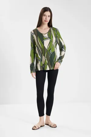 NINA VON C 16470974 910 original