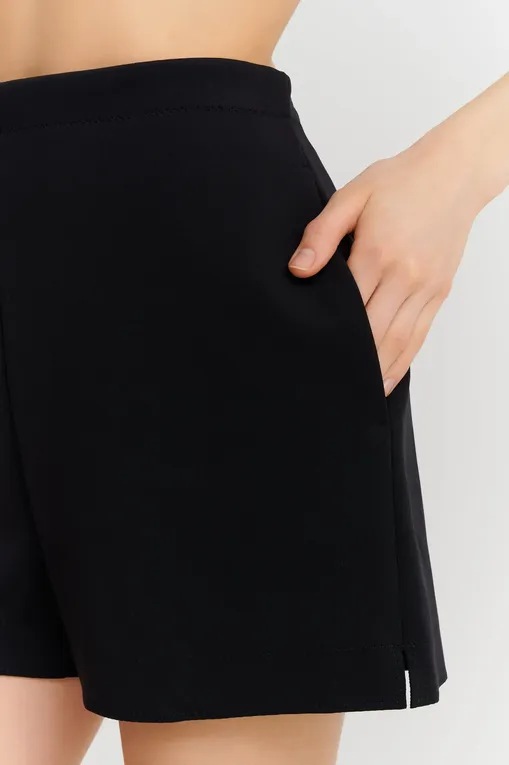 Шорты Shan 52427-55 800 Caviar