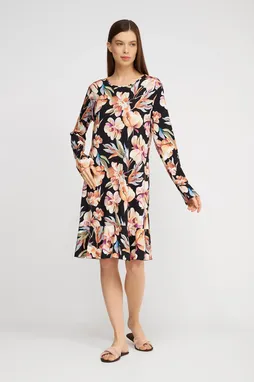 Eva B.Bitzer 24300679 965black.pearl