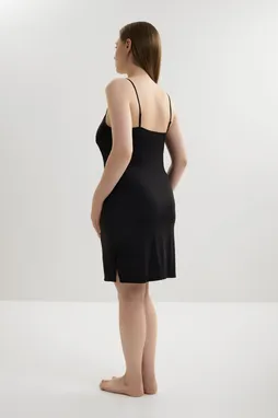 Janira 72317 002 NEGRO