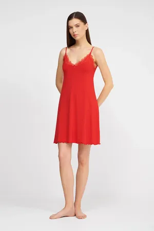 NINA VON C 16421250 845 cherry