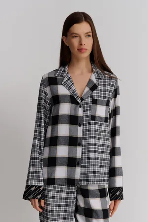 DKNY YI90021 005 Black Plaid