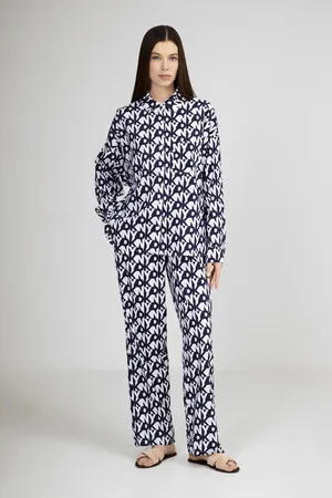 DKNY YI90048 401 Navy