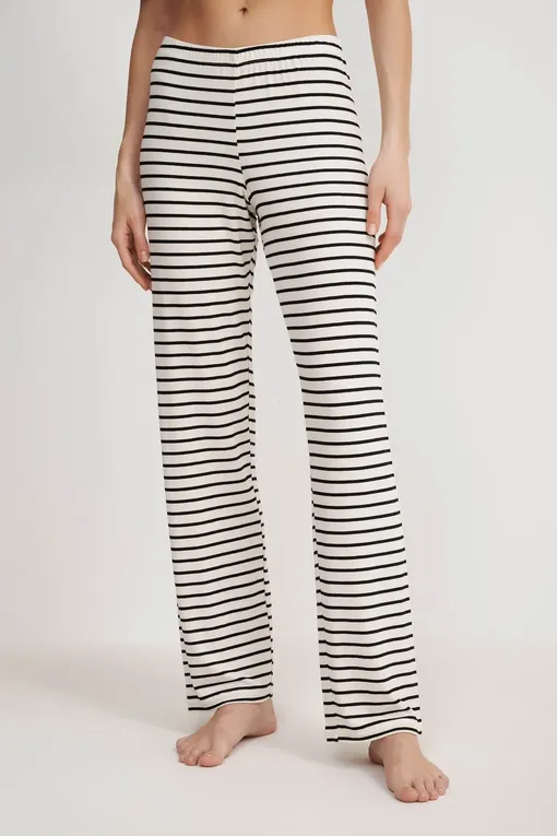 Пижамы Gianantonio A. Paladini S45RP01 ROBYN 192 PANNA/RIGA NERA