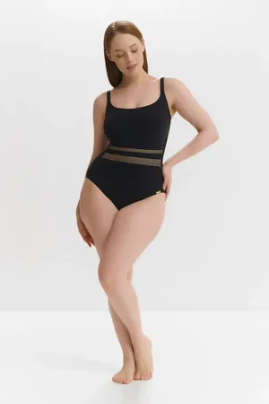 Maryan Mehlhorn 4340613 972 black-sand