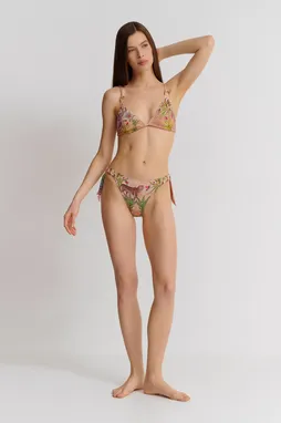 Pin-Up Stars PF100F 002