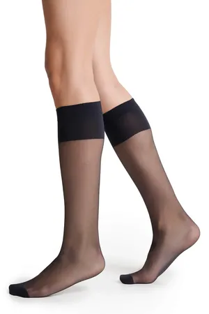 Omero 110305 1501/nero