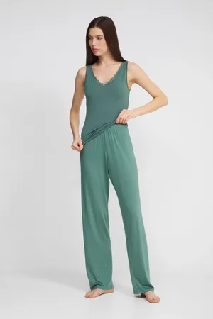 NINA VON C 16265874 451