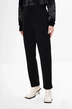 Sarah Pacini 992.33.619 02