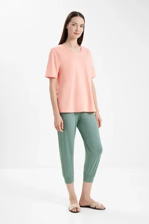 NINA VON C 16460874 539 melon