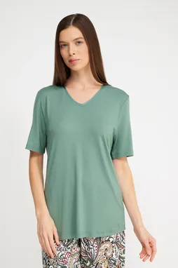 NINA VON C 16460874 451