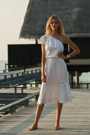 Melissa Odabash Jo White