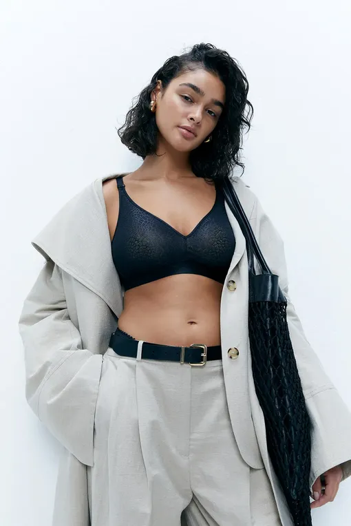 Бюстгальтеры Chantelle C18920 011 Black