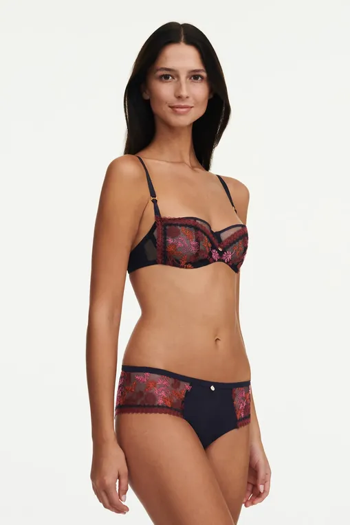 Трусы Chantelle C16Q40 0M8 Black flowers multicolor