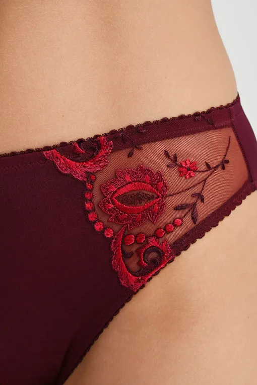 Трусы Conturelle 81005 566 Cassis