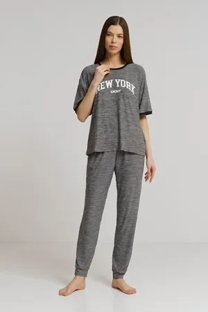 DKNY YI90039 002 Black Pt