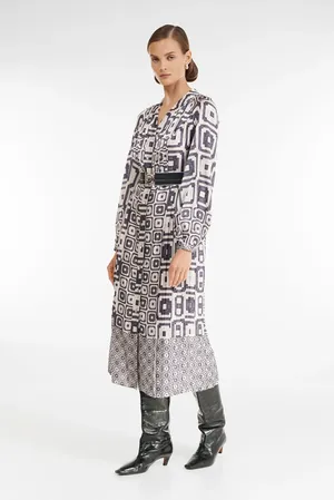 Caterina Leman SU7438-10 02/09