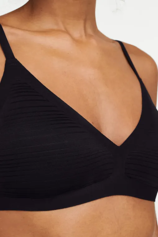 Бюстгальтеры Chantelle C20D10 011 Black